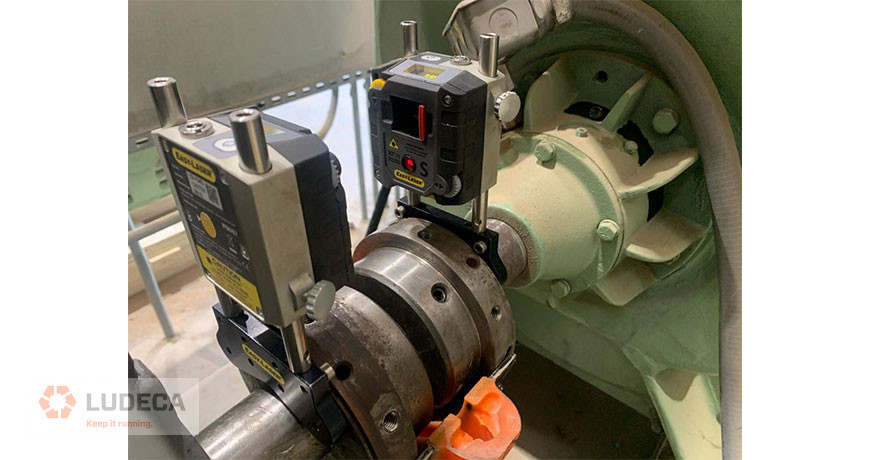 Easy-Laser measuring units mounted on shaft